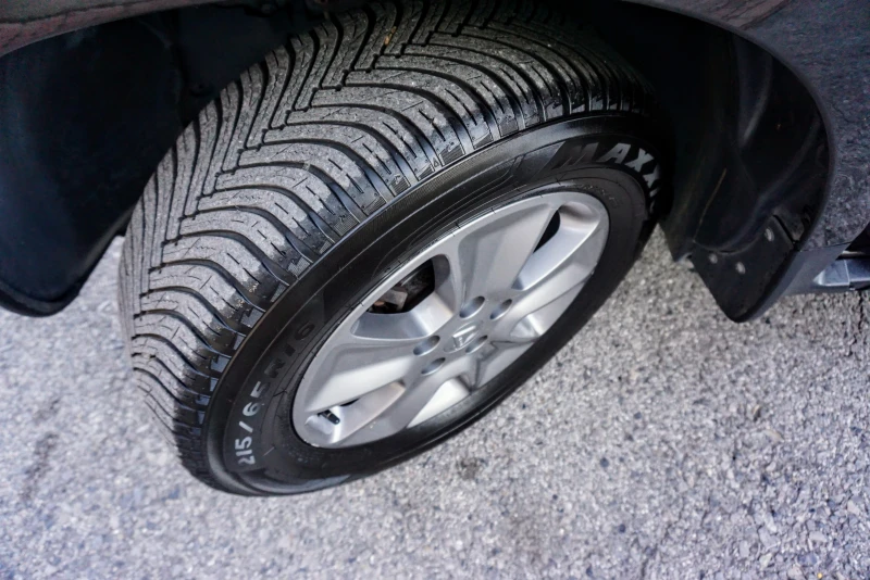 Dacia Duster 1.6I GPL LAUREATE  , снимка 14 - Автомобили и джипове - 45528149