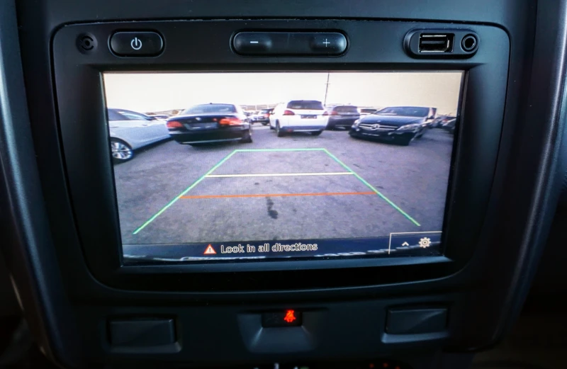 Dacia Duster 1.6I GPL LAUREATE  , снимка 7 - Автомобили и джипове - 45528149