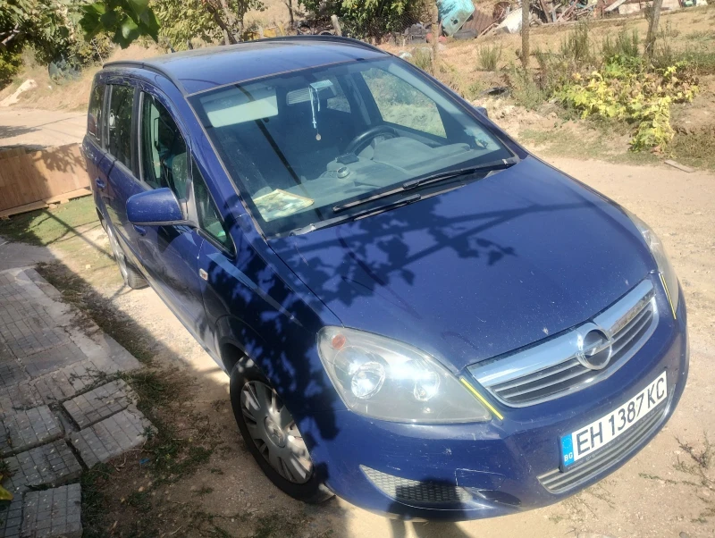 Opel Zafira 1.7, снимка 2 - Автомобили и джипове - 48425208