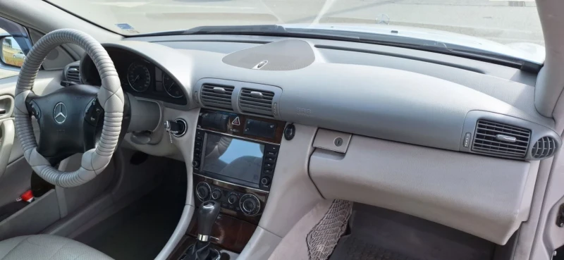 Mercedes-Benz C 200, снимка 5 - Автомобили и джипове - 52263165
