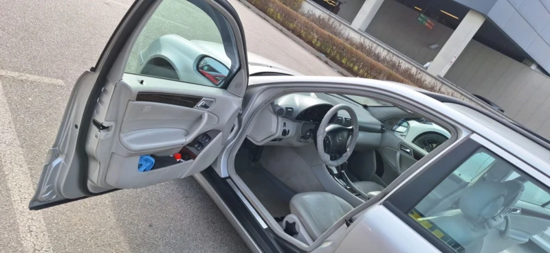 Mercedes-Benz C 200, снимка 6 - Автомобили и джипове - 52263165