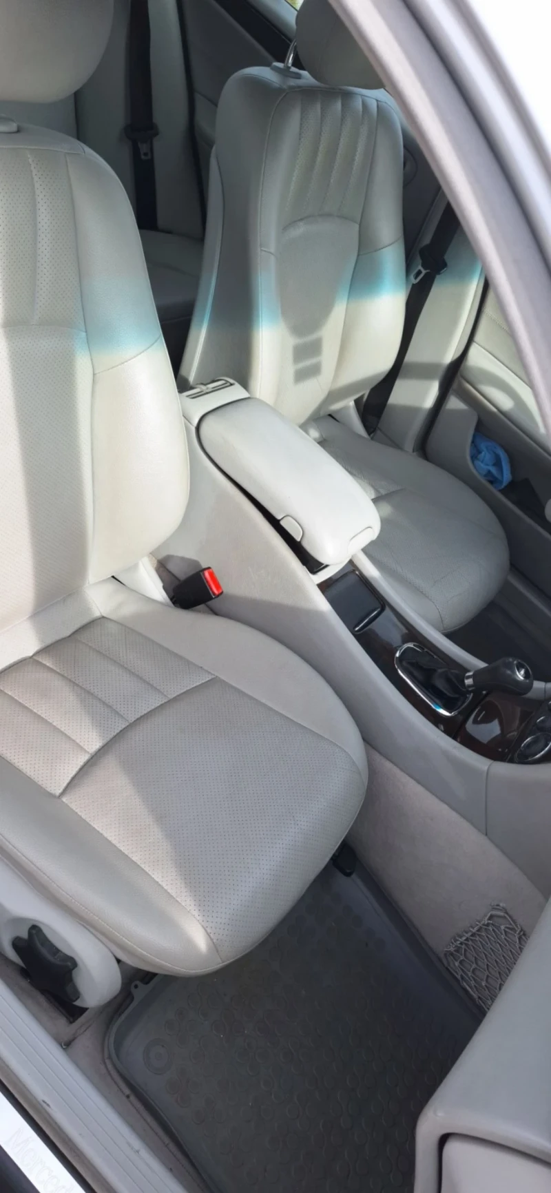 Mercedes-Benz C 200, снимка 10 - Автомобили и джипове - 52263165