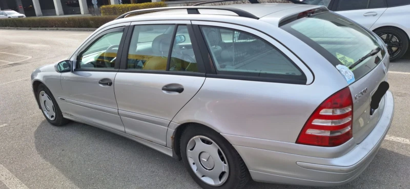 Mercedes-Benz C 200, снимка 3 - Автомобили и джипове - 52263165