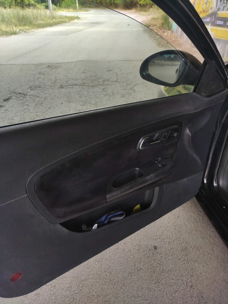 Seat Ibiza, снимка 12 - Автомобили и джипове - 51750350