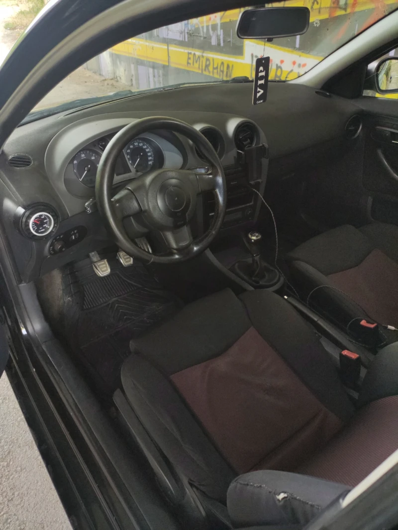 Seat Ibiza, снимка 8 - Автомобили и джипове - 51750350
