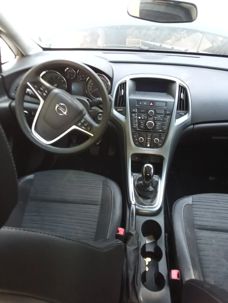 Opel Astra 1, 6, снимка 3 - Автомобили и джипове - 52329456