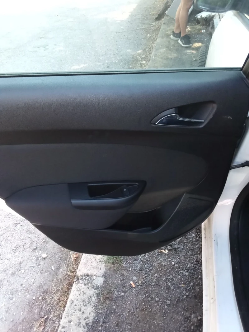 Opel Astra 1, 6, снимка 6 - Автомобили и джипове - 52329456