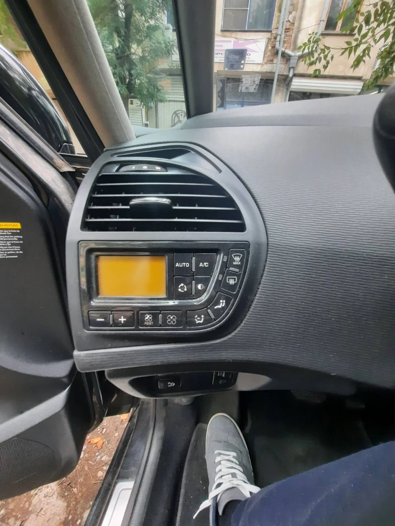 Citroen Grand C4 Picasso Exclusive, снимка 9 - Автомобили и джипове - 52026984