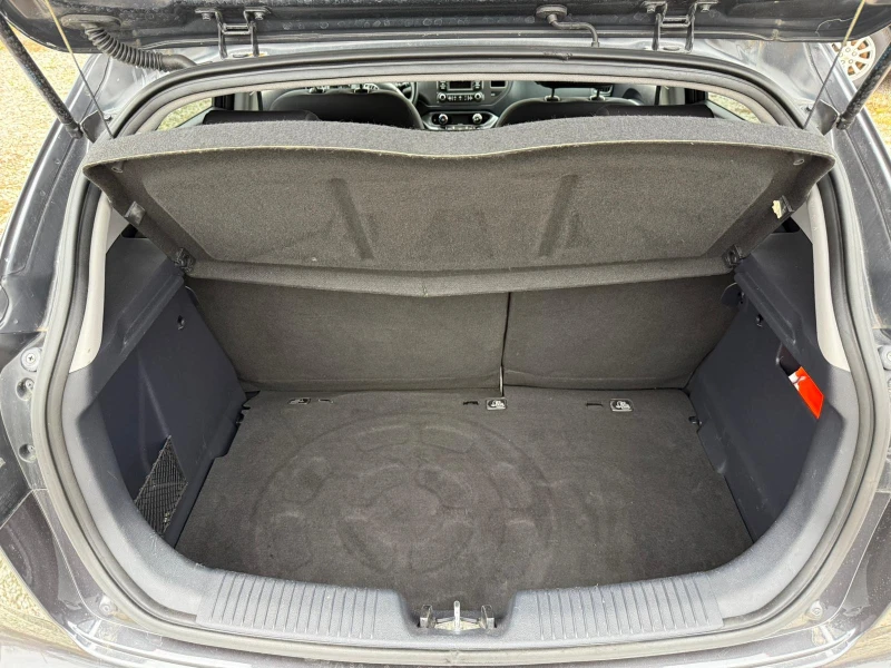 Kia Rio 1.4 d, снимка 9 - Автомобили и джипове - 52309890