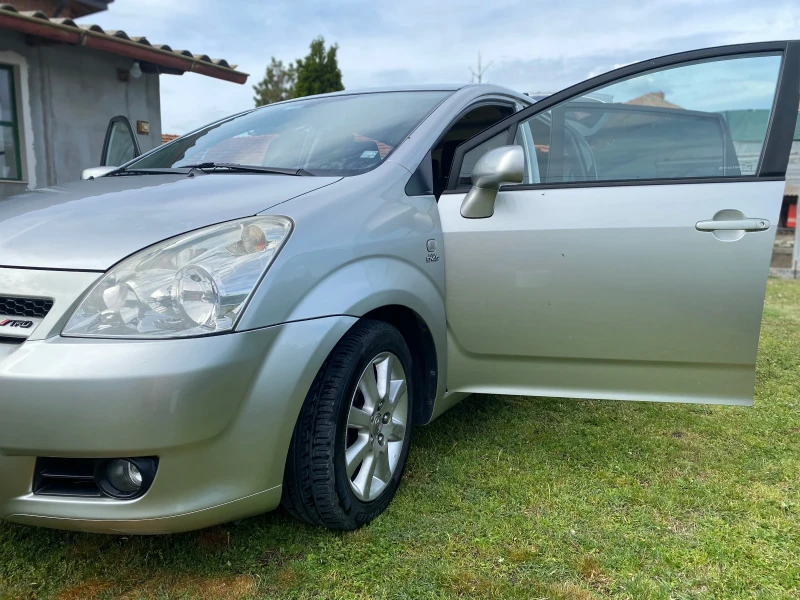 Toyota Corolla verso, снимка 2 - Автомобили и джипове - 52787210