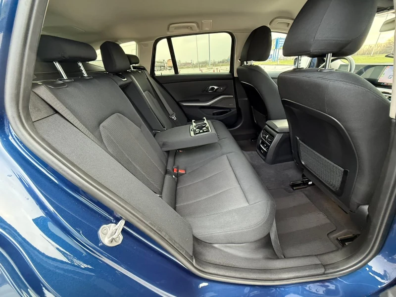 BMW 320 D/190кс/2023год/HEAD UP/Keyless/Harman/LED/Подгрев, снимка 12 - Автомобили и джипове - 52878068