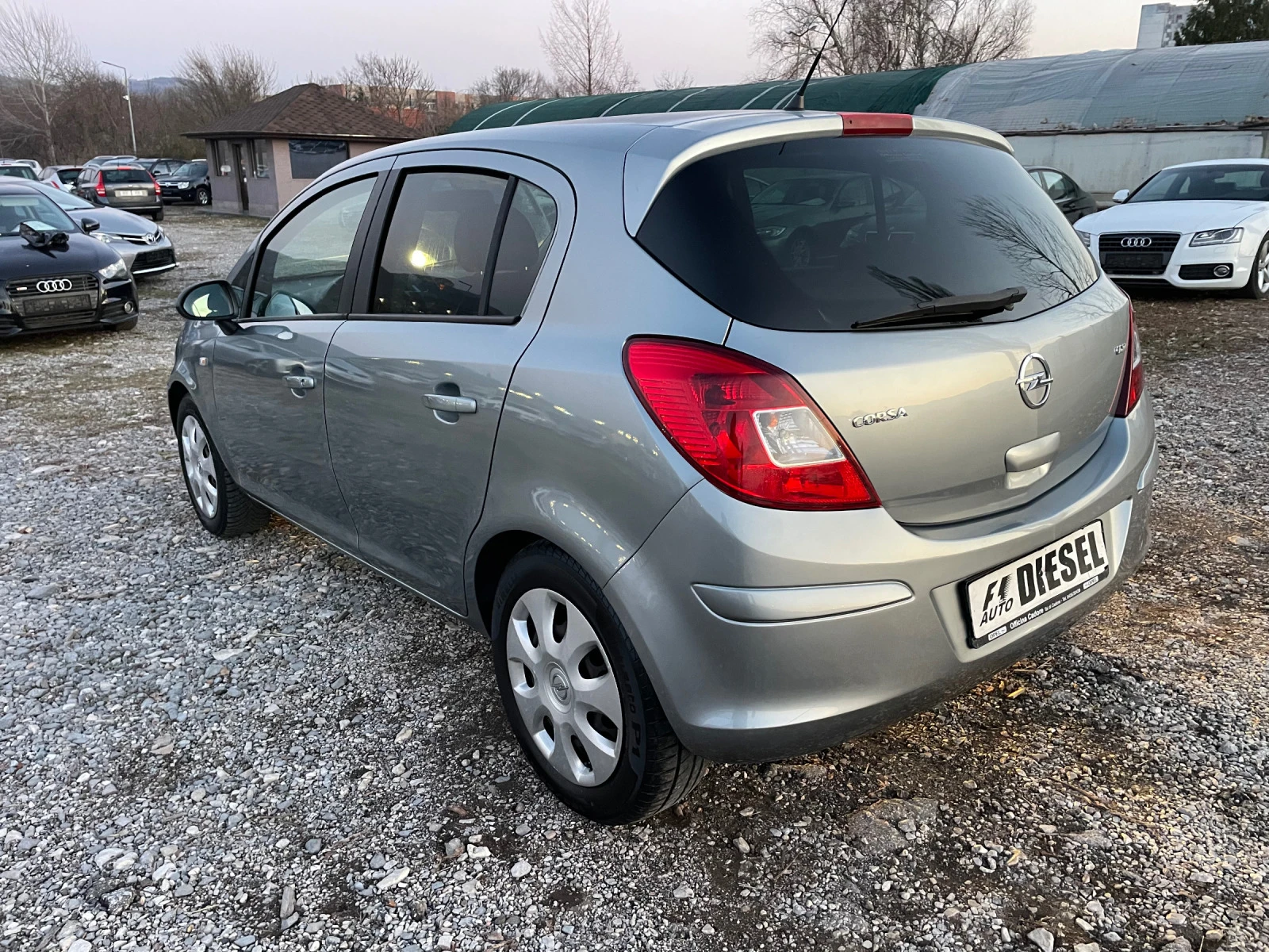 Opel Corsa 1.3CDI-FEIS-ITALIA - изображение 8