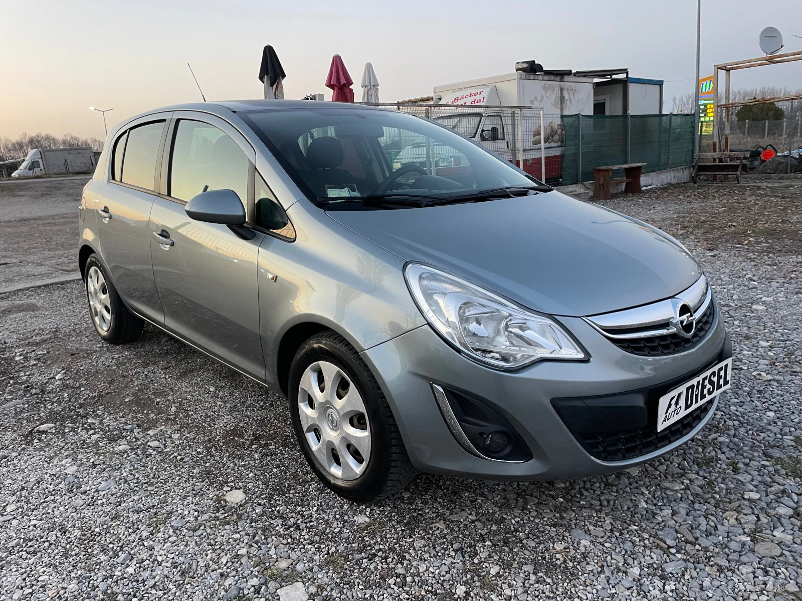 Opel Corsa 1.3CDI-FEIS-ITALIA - изображение 3