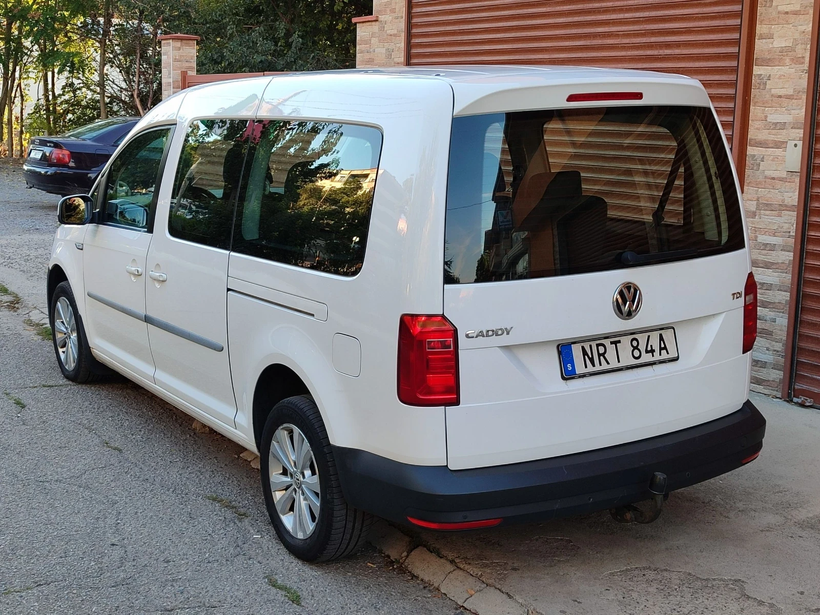 VW Caddy 2.0tdi DSG - изображение 7