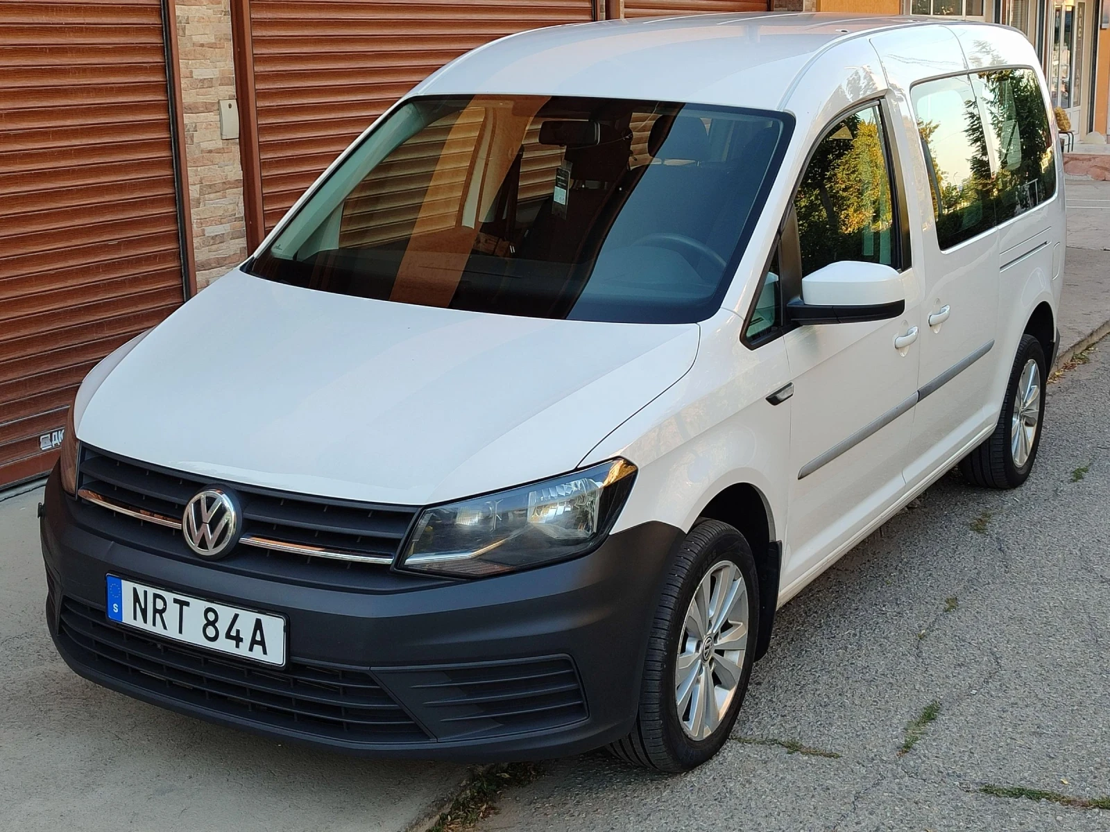 VW Caddy 2.0tdi DSG - изображение 9