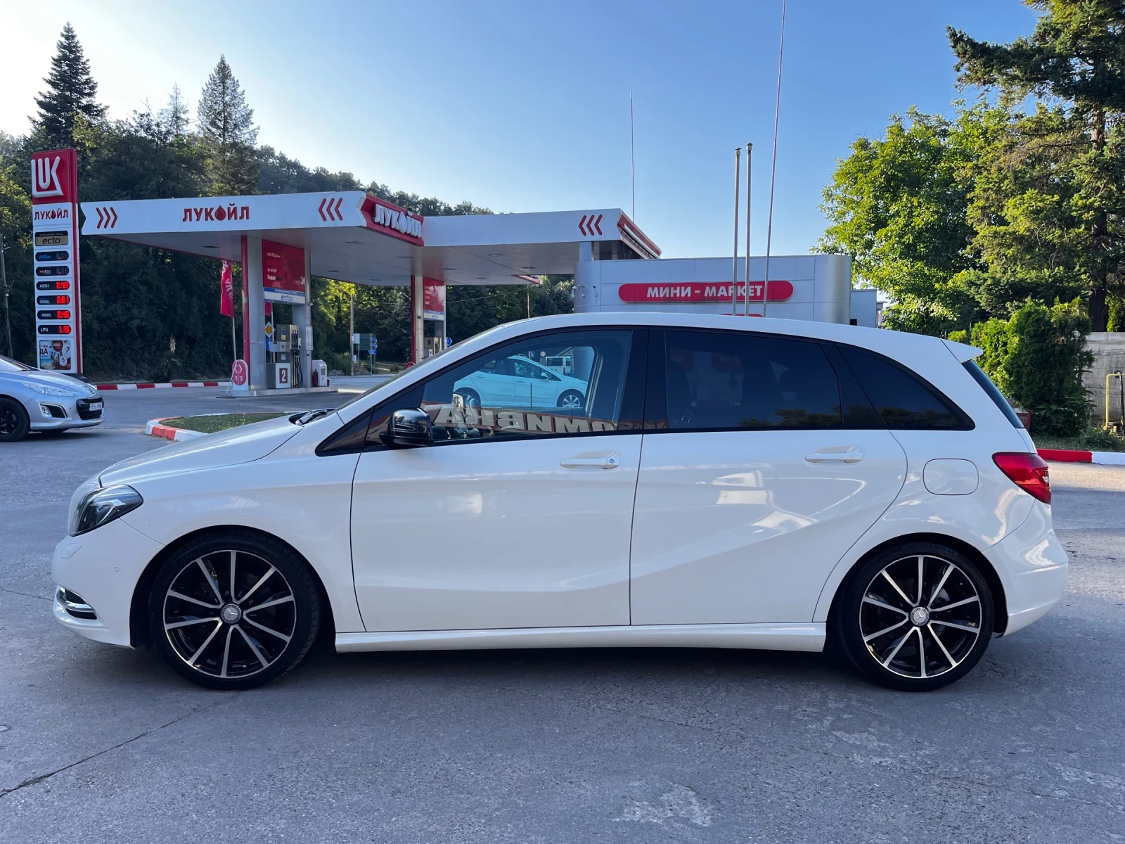 Mercedes-Benz B 200 AMG pack automatic  - изображение 8