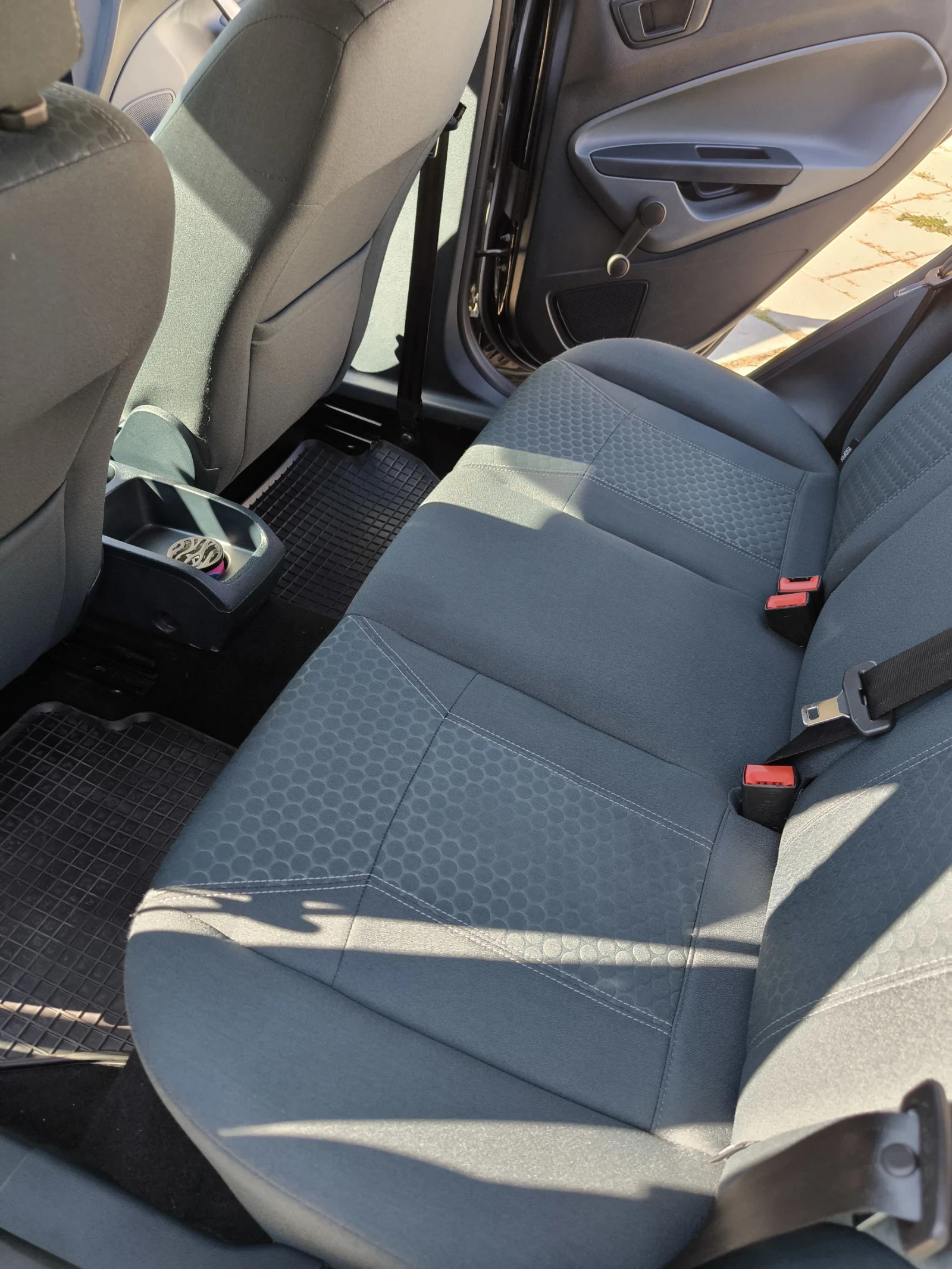 Ford Fiesta Automatic  - изображение 2