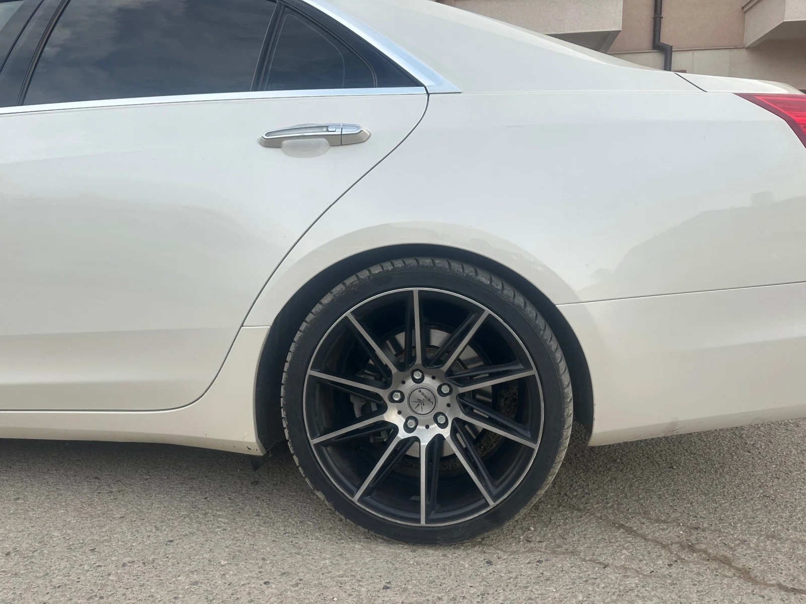 Cadillac Cts V-Sport Twin Turbo - изображение 9