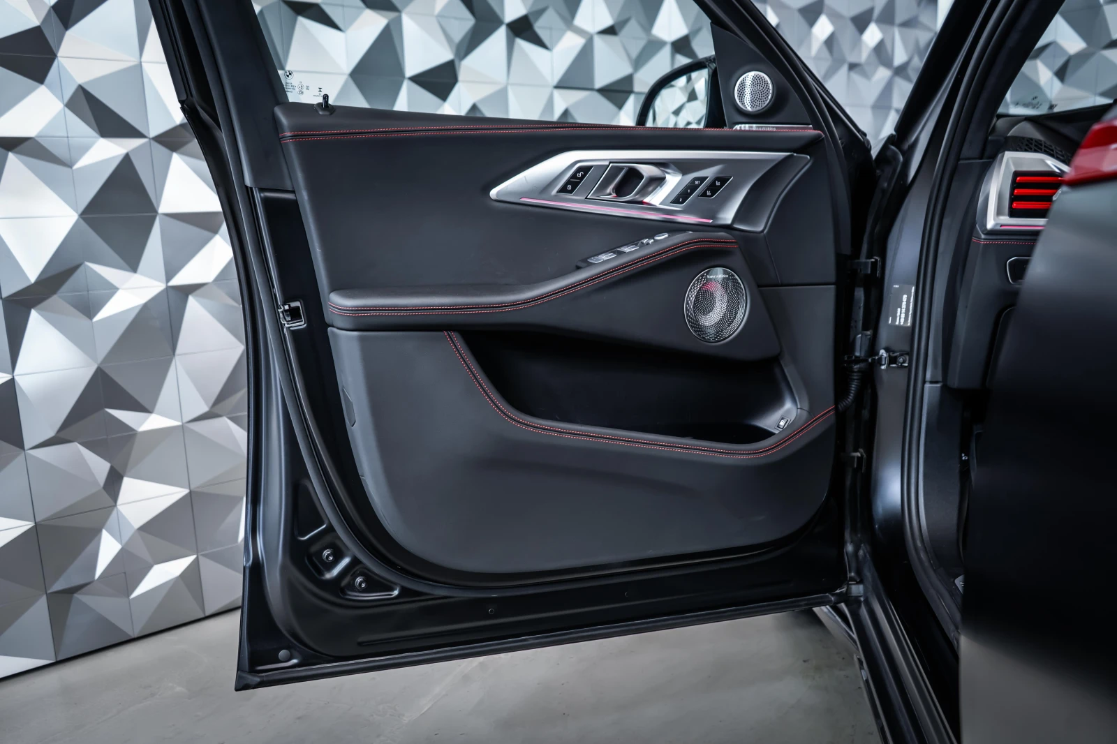 BMW XM Red Label Competition* Bowers & Wilkins* 360 - изображение 7