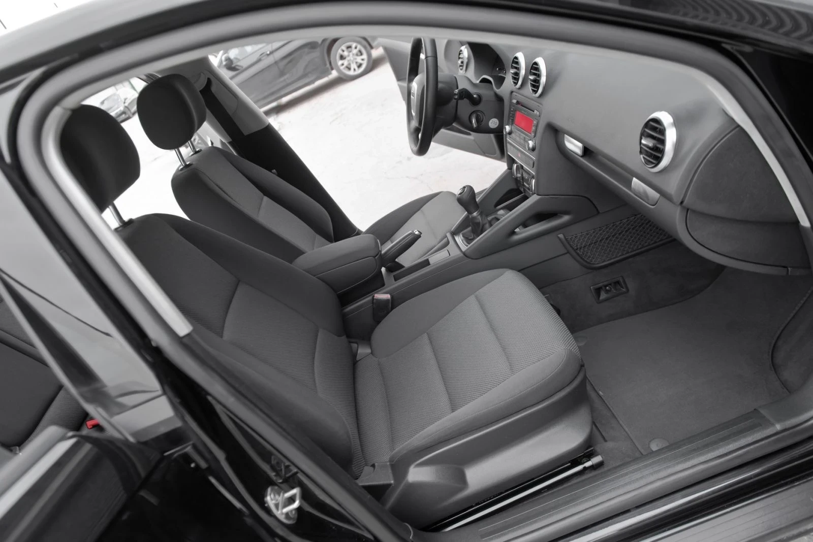 Audi A3 1.6 TDI Sportback LED | Mobile.bg   12