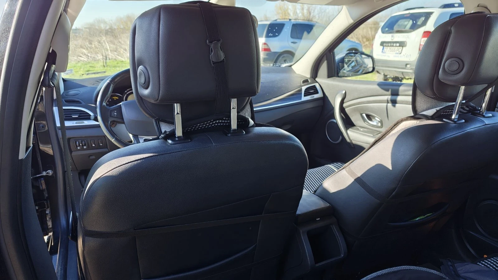 Renault Megane 1.9 dci, снимка 11 - Автомобили и джипове - 53889858