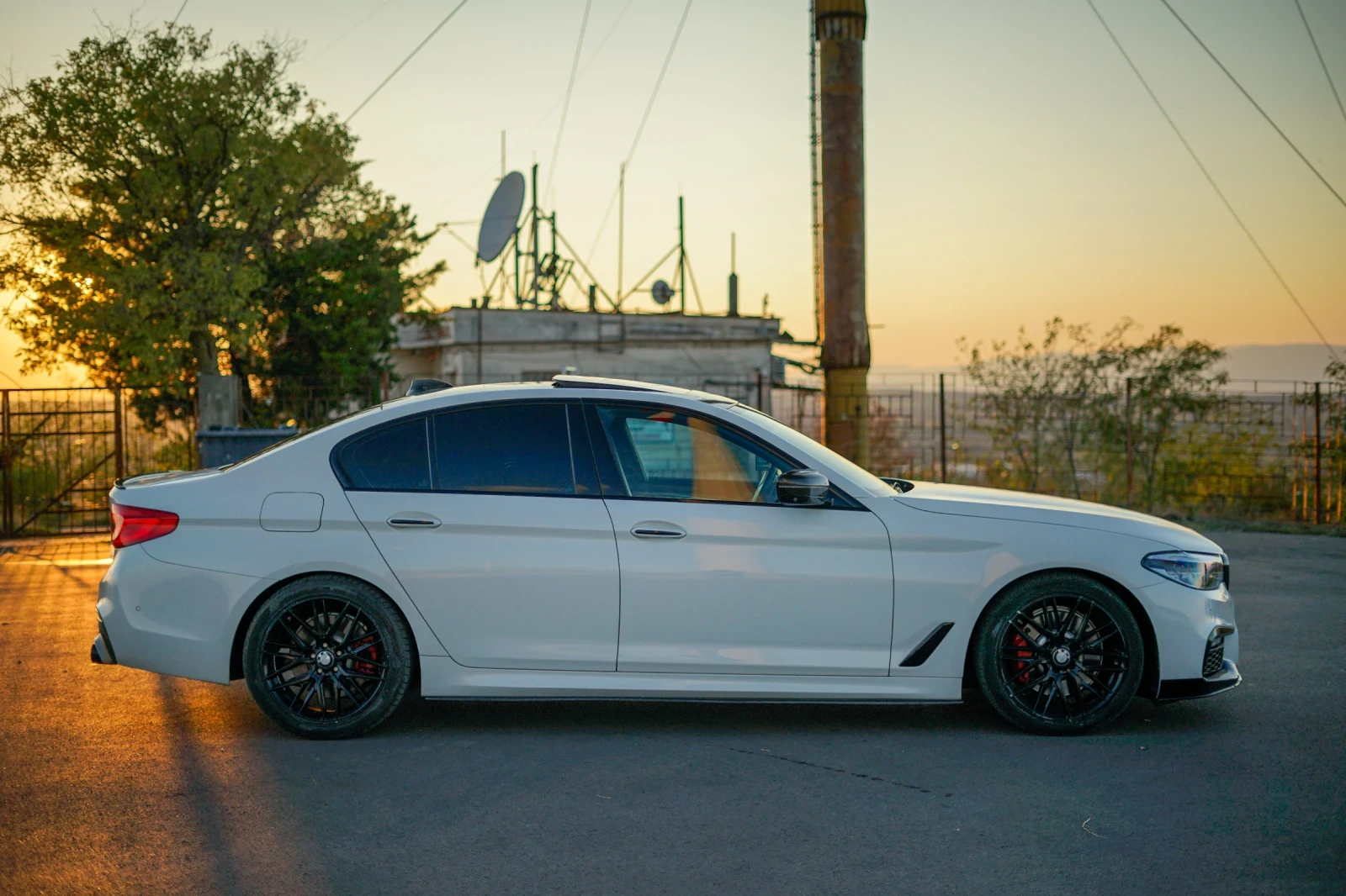 BMW 540 M-PACK/FULL LED/HEAD UP/360/ASSIST/GESTURE, снимка 9 - Автомобили и джипове - 53958991