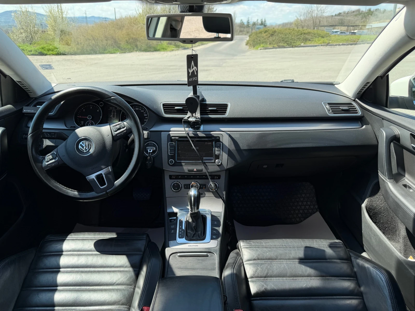 VW Passat 2.0 TDI 4Motion Автоматик Печка Кожен С.Парк-Асист, снимка 11 - Автомобили и джипове - 54207901