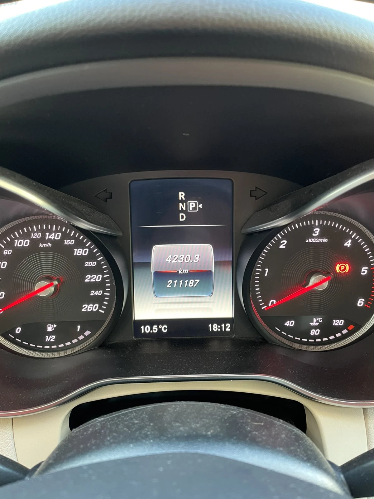 Mercedes-Benz C 220, снимка 9 - Автомобили и джипове - 54234121