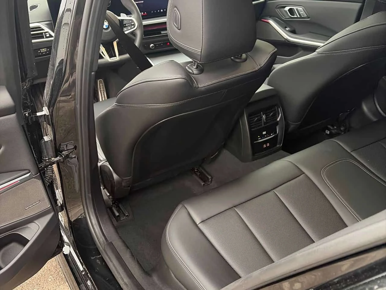 BMW 330 * xDrive * 360 * ПОДГРЕВ * ПАМЕТ * CARPLAY, снимка 12 - Автомобили и джипове - 54460363