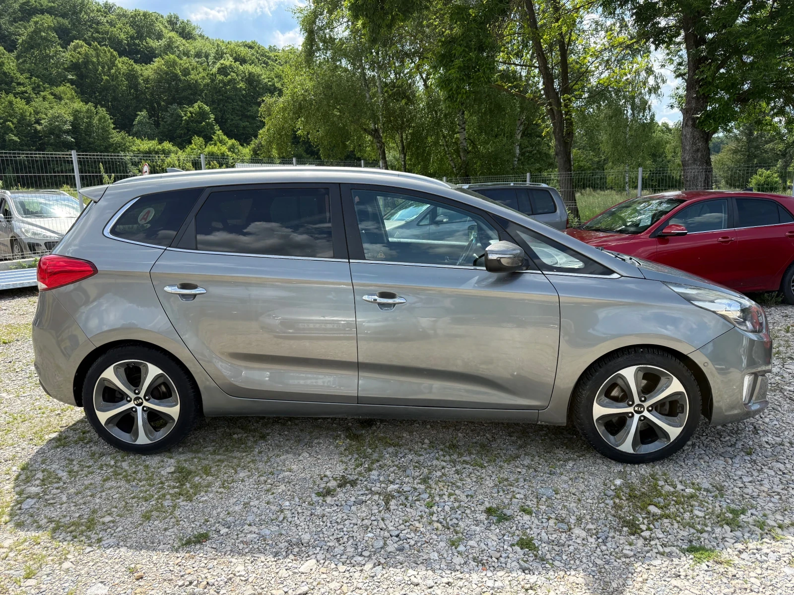 Kia Carens 1.7CRDI AUTOMAT, снимка 4 - Автомобили и джипове - 54672606