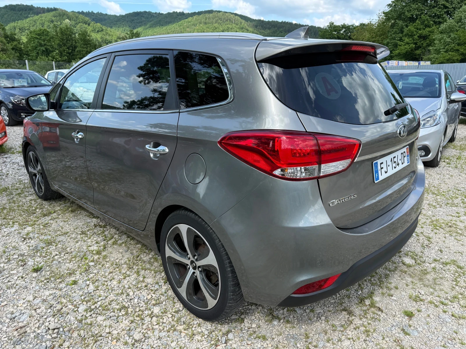 Kia Carens 1.7CRDI AUTOMAT, снимка 7 - Автомобили и джипове - 54672606