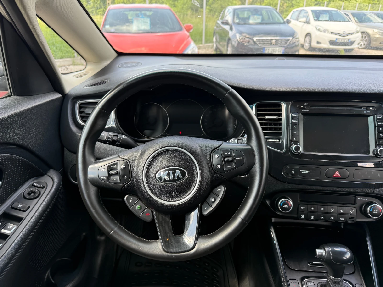 Kia Carens 1.7CRDI AUTOMAT, снимка 13 - Автомобили и джипове - 54672606