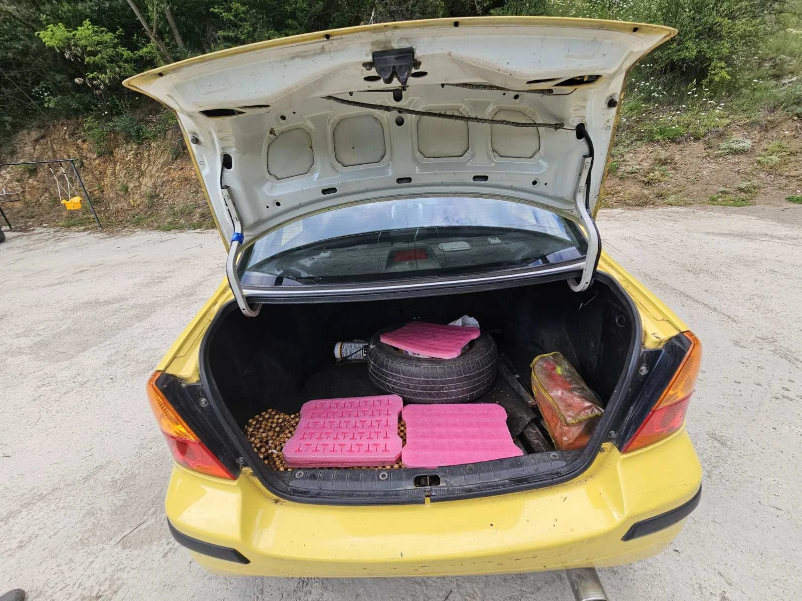 Suzuki Liana 1, 6i, ГАЗ.бензин, снимка 10 - Автомобили и джипове - 54810824