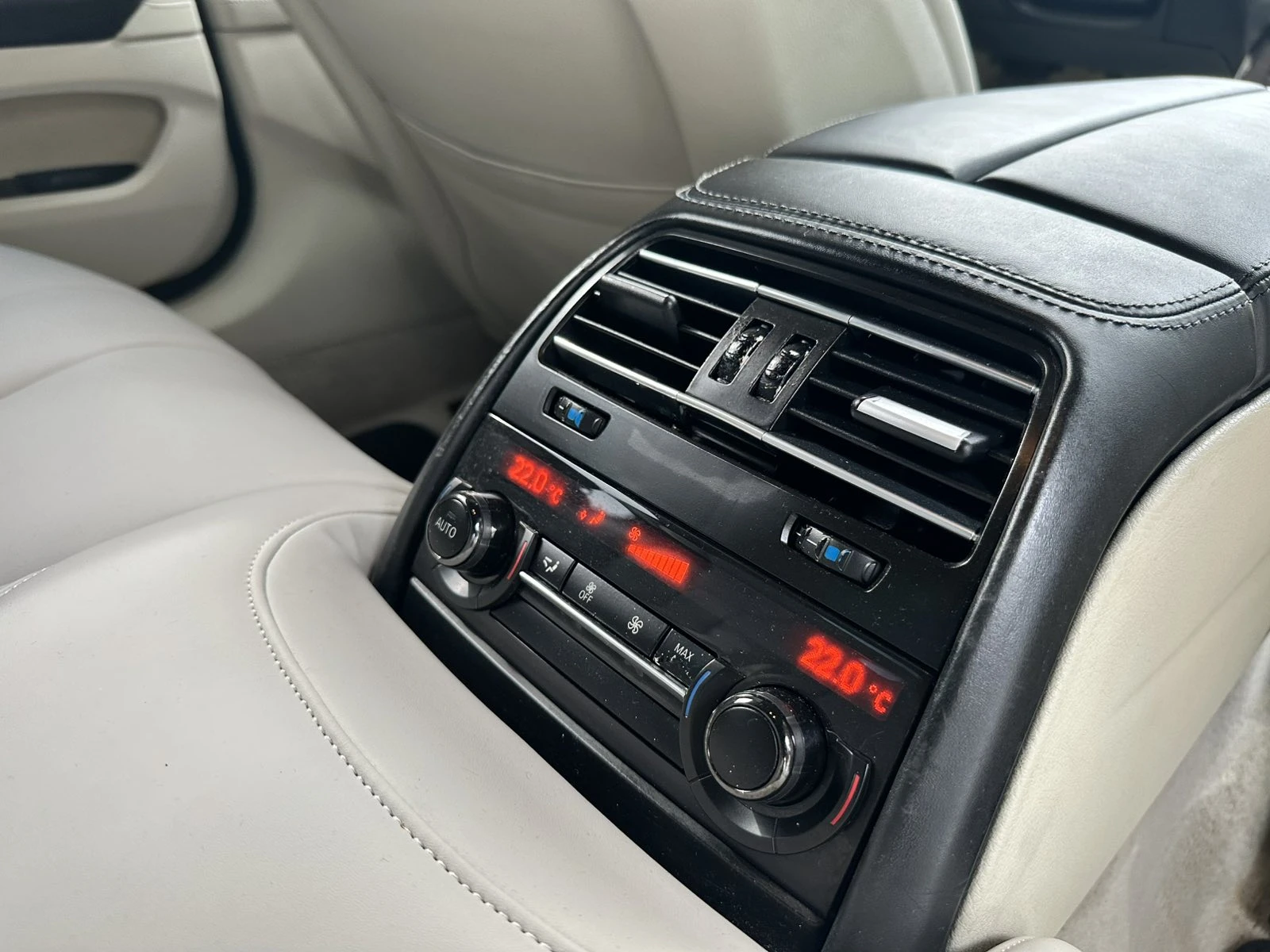 BMW 650 I GRAN COUPE CAMERA/HUD/PANO, снимка 16 - Автомобили и джипове - 54855353
