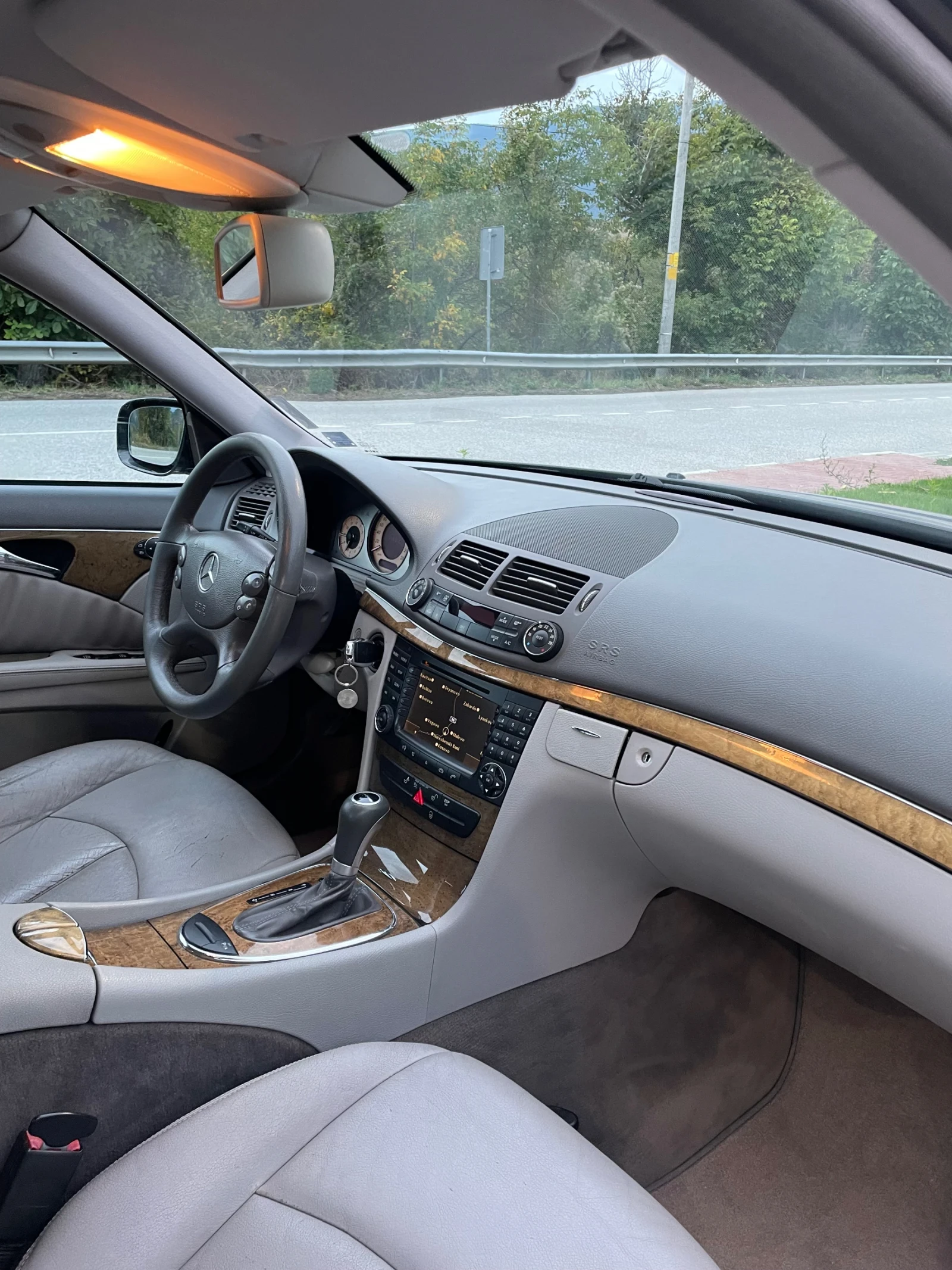 Mercedes-Benz E 320