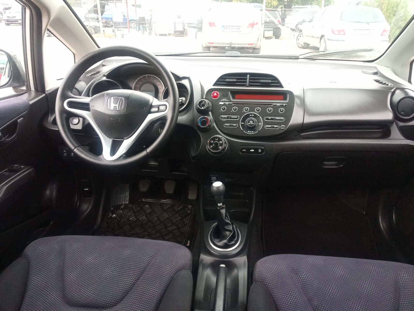 Honda Jazz 1.2 i-VTEC, снимка 11 - Автомобили и джипове - 55050711