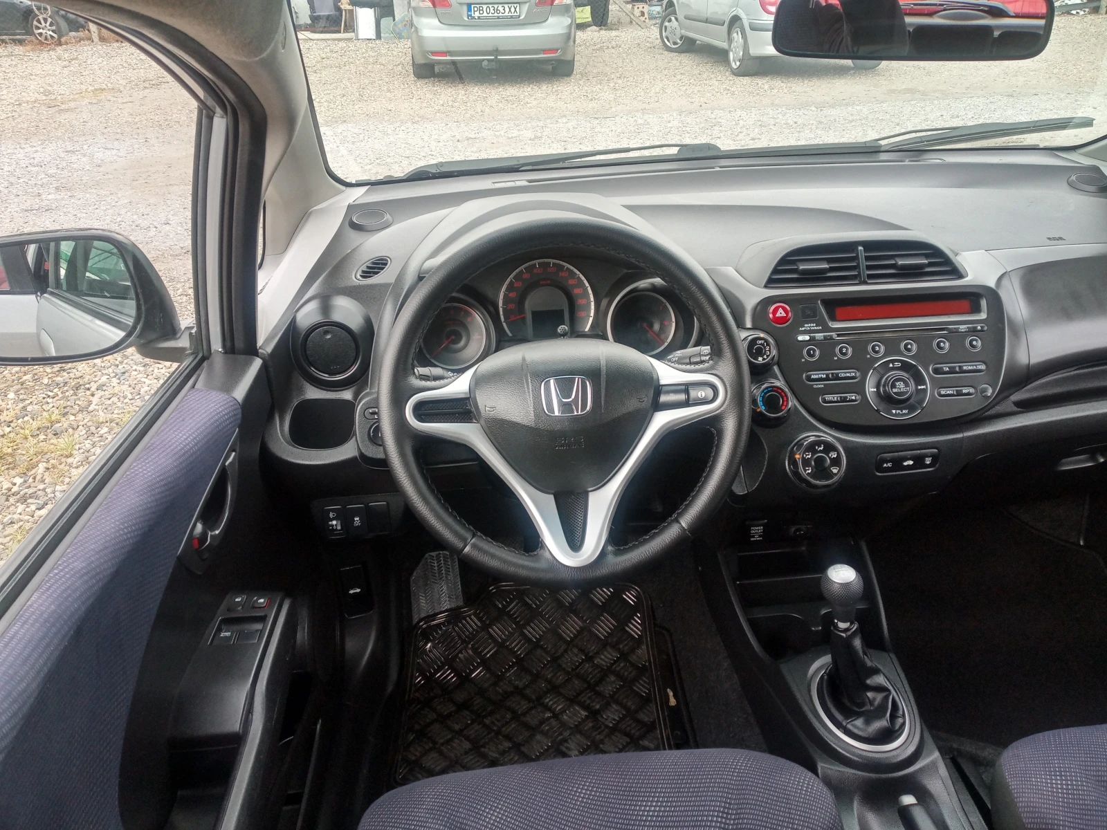 Honda Jazz 1.2 i-VTEC, снимка 10 - Автомобили и джипове - 55050711