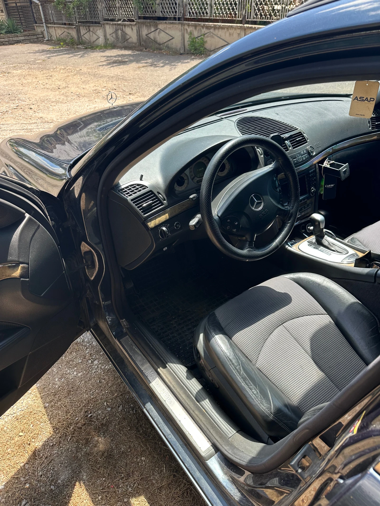 Mercedes-Benz E 220 Авангард, снимка 6 - Автомобили и джипове - 55233335