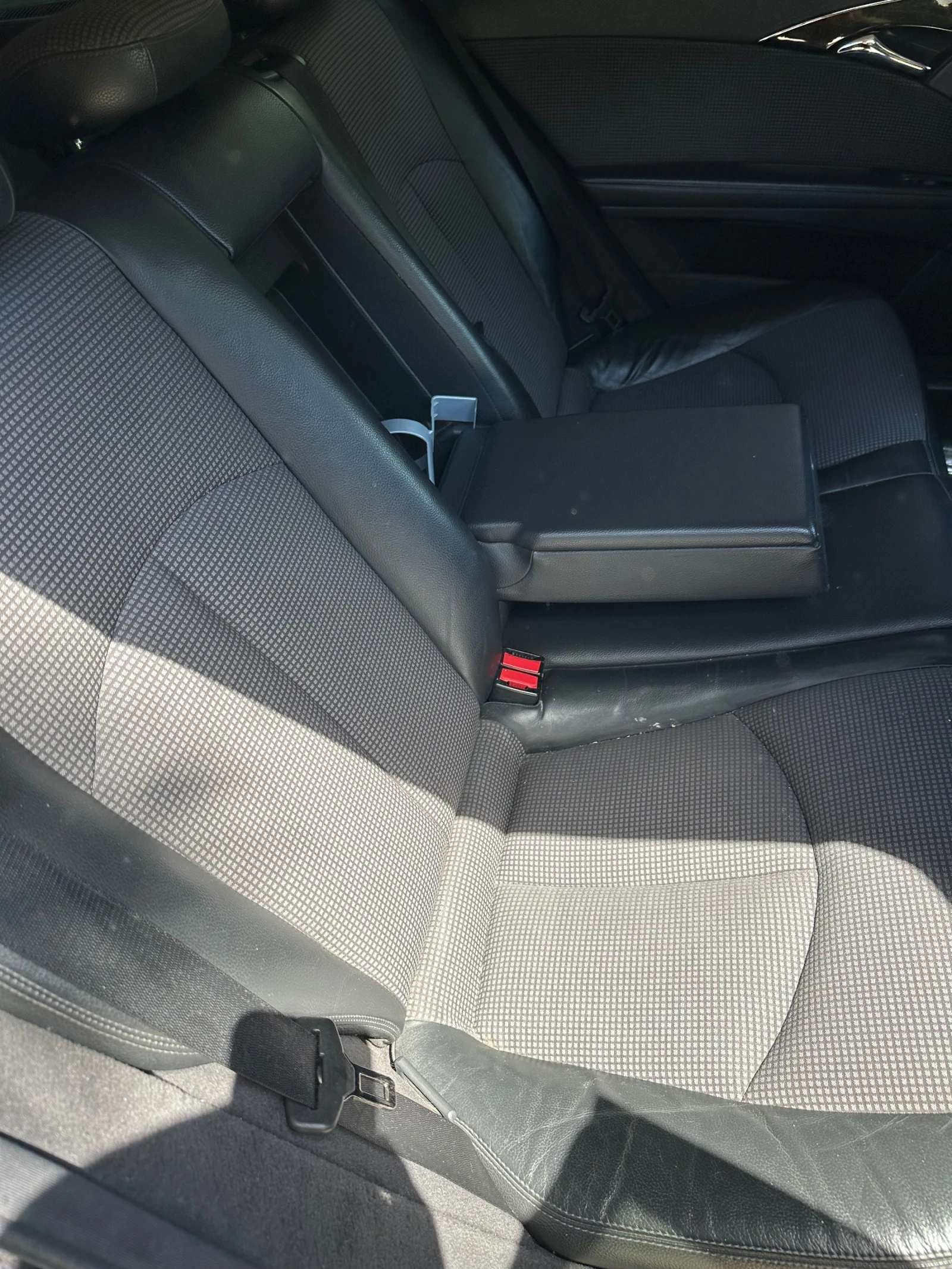 Mercedes-Benz E 220 Авангард, снимка 8 - Автомобили и джипове - 55233335