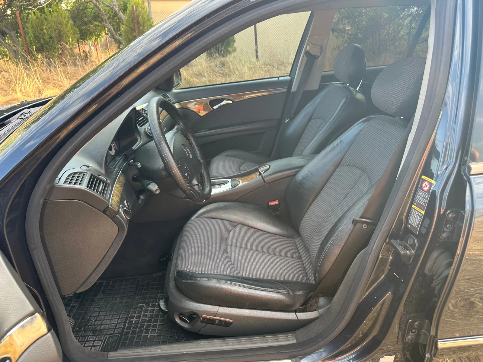 Mercedes-Benz E 220 Авангард, снимка 7 - Автомобили и джипове - 55877790