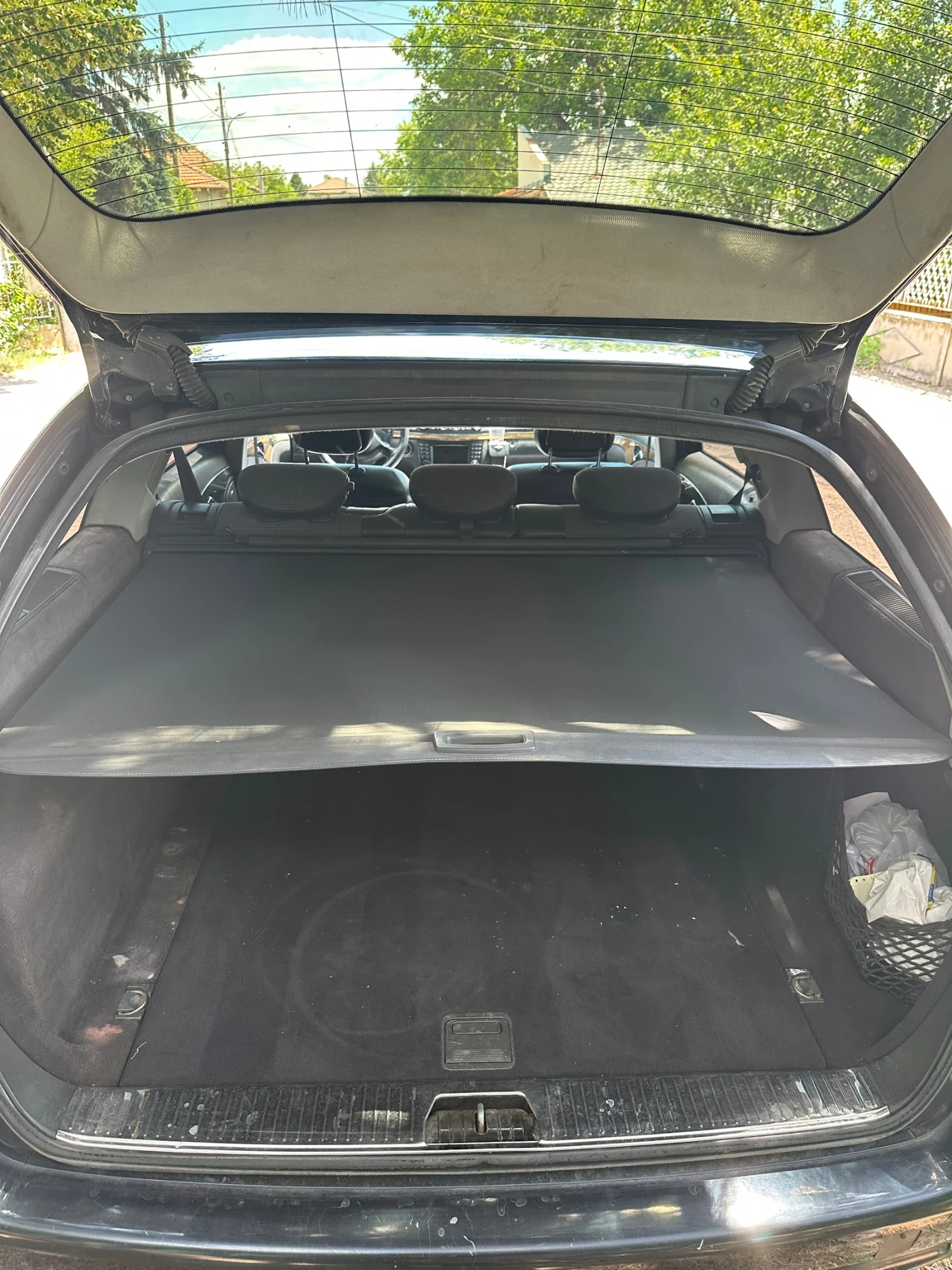 Mercedes-Benz E 220 Авангард, снимка 9 - Автомобили и джипове - 55233335
