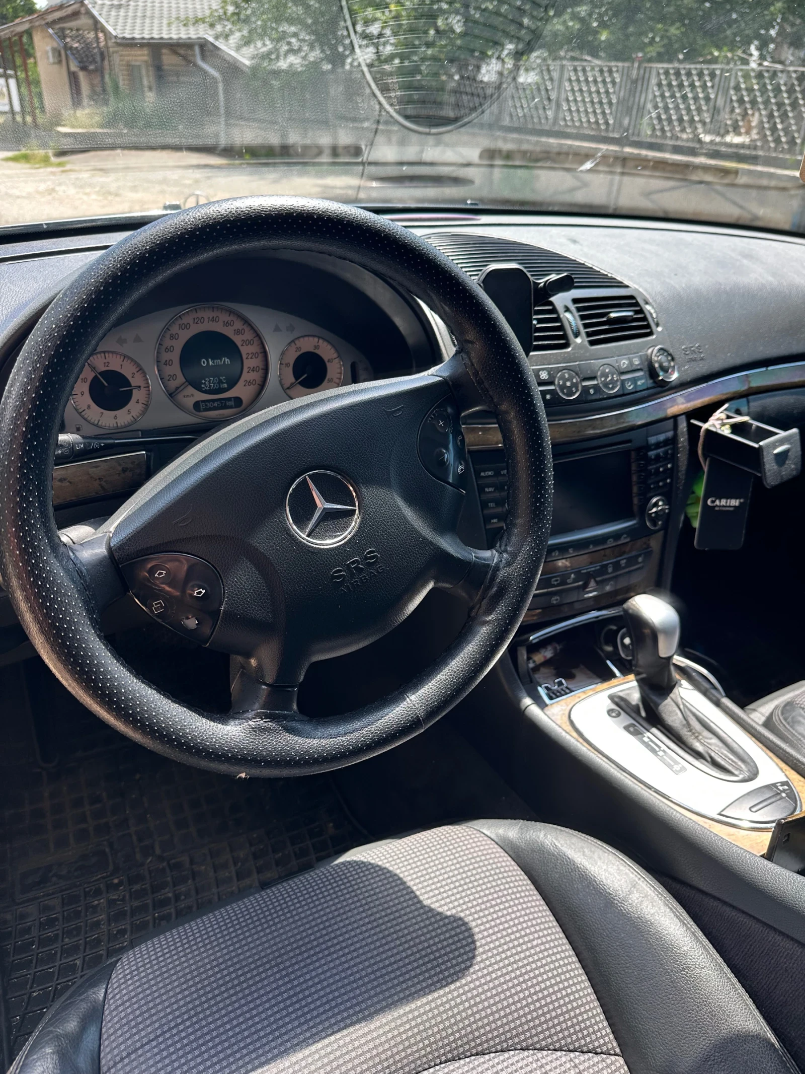 Mercedes-Benz E 220 Авангард, снимка 5 - Автомобили и джипове - 55233335