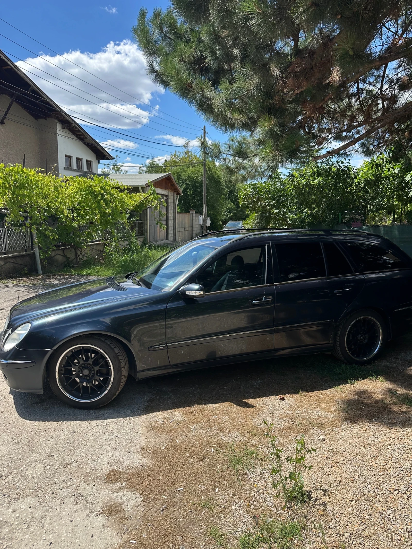 Mercedes-Benz E 220 Авангард, снимка 2 - Автомобили и джипове - 55233335