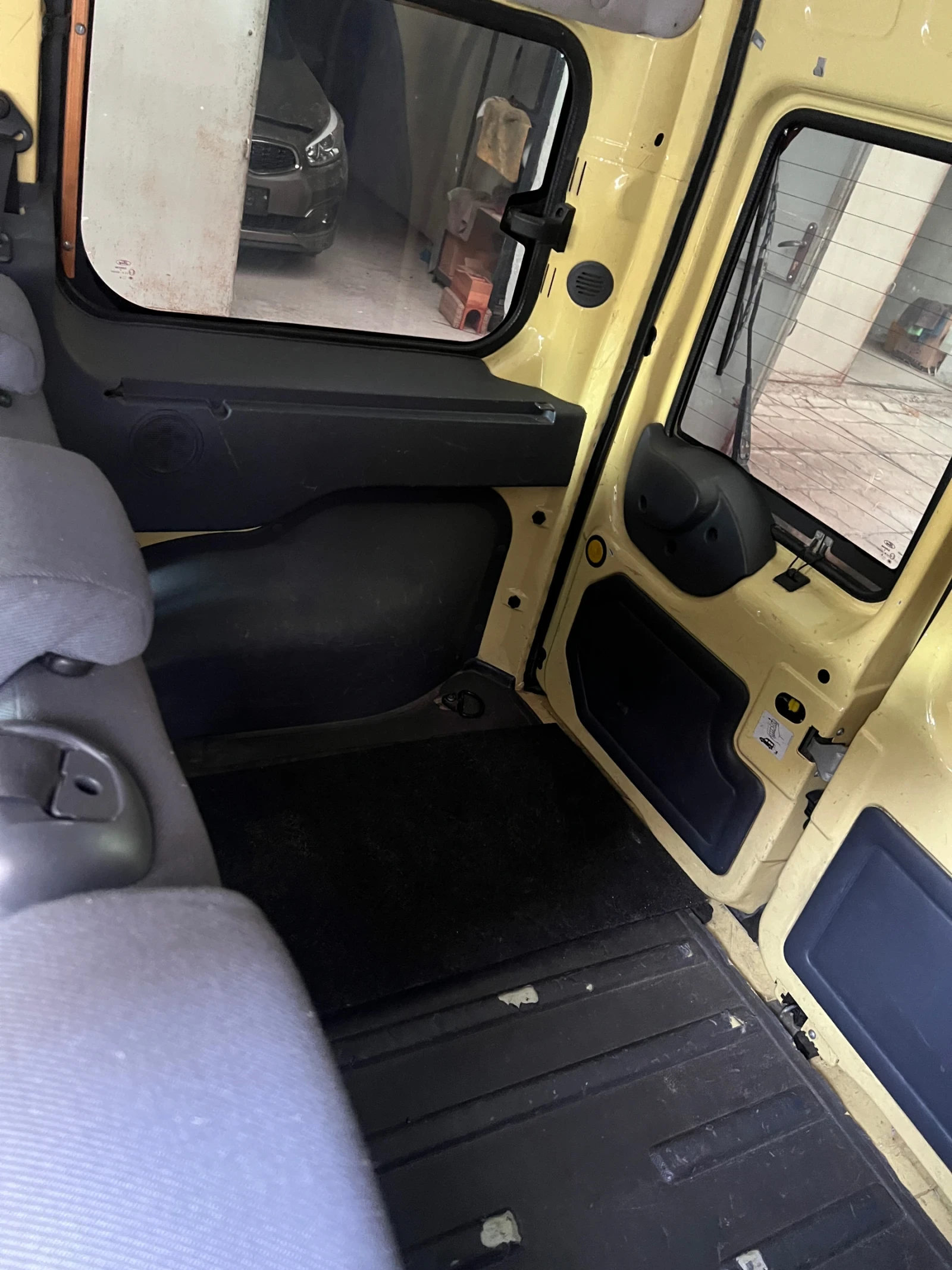 Ford Tourneo Connect, снимка 12 - Автомобили и джипове - 55499489