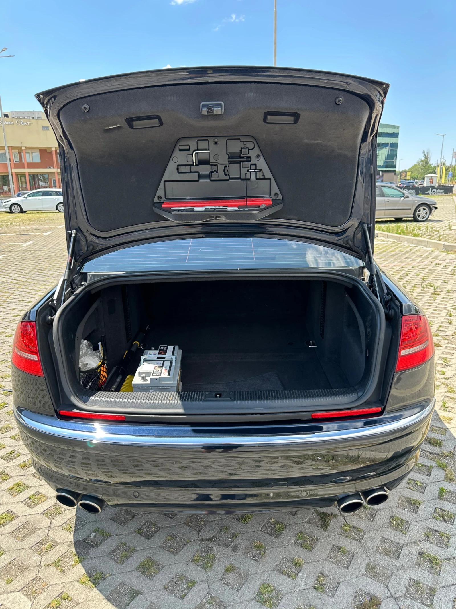 Audi A8, снимка 11 - Автомобили и джипове - 55605109
