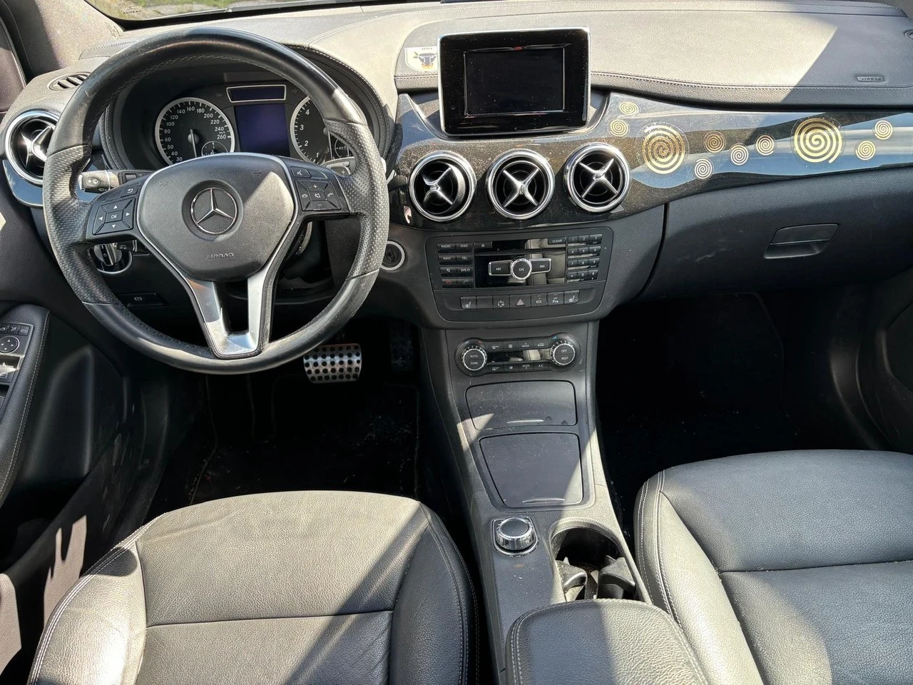 Mercedes-Benz B 220 2.0i AMG Line Swiss Aut , снимка 5 - Автомобили и джипове - 55831565