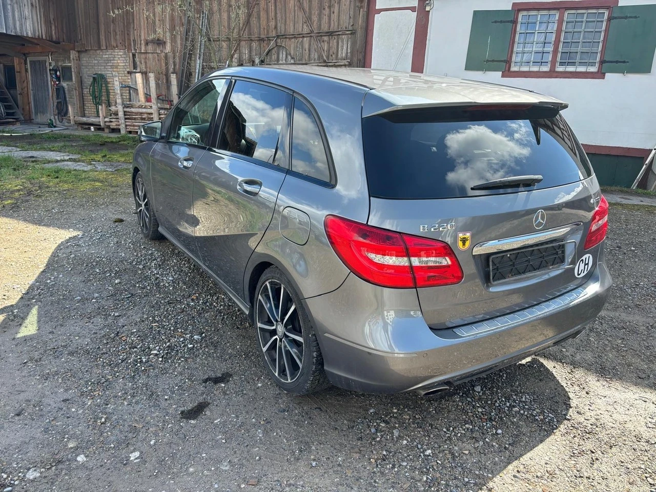 Mercedes-Benz B 220 2.0i AMG Line Swiss Aut , снимка 3 - Автомобили и джипове - 55831565