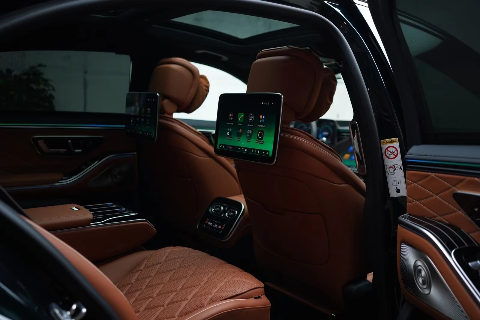 Mercedes-Benz S 500 4MATIC LONG AMG* NEW 2026* TV CHAUFFEUR NIGHT-PAKE, снимка 12 - Автомобили и джипове - 55837602