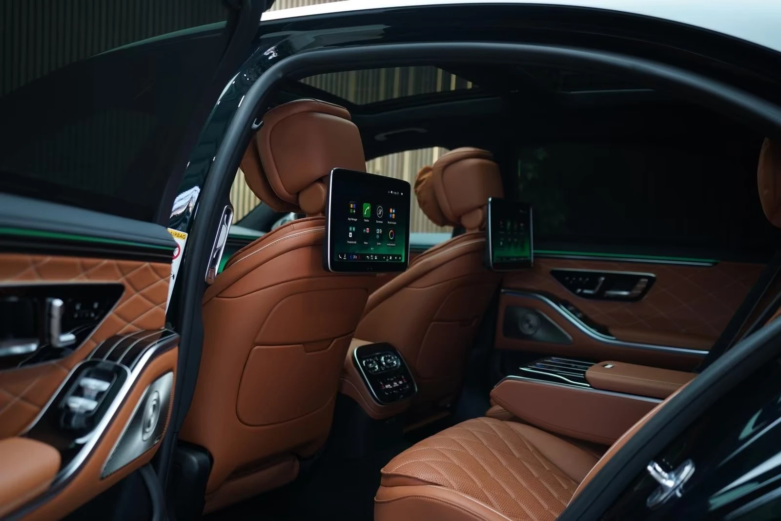 Mercedes-Benz S 500 4MATIC LONG AMG* NEW 2026* TV CHAUFFEUR NIGHT-PAKE, снимка 9 - Автомобили и джипове - 55837602