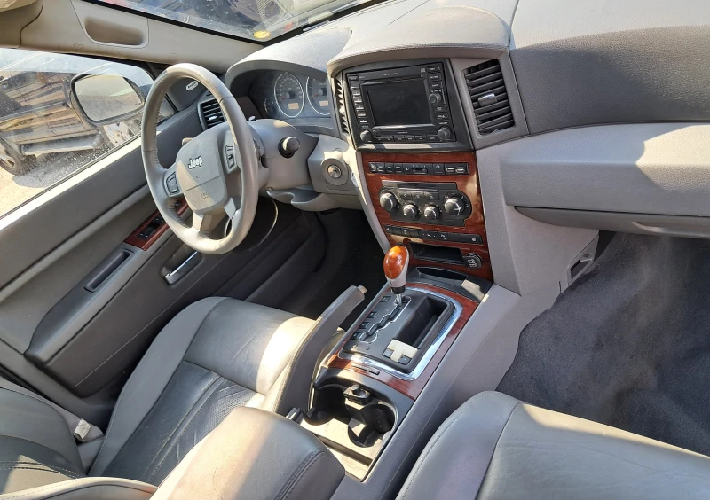 Jeep Grand cherokee, снимка 15 - Автомобили и джипове - 45249670